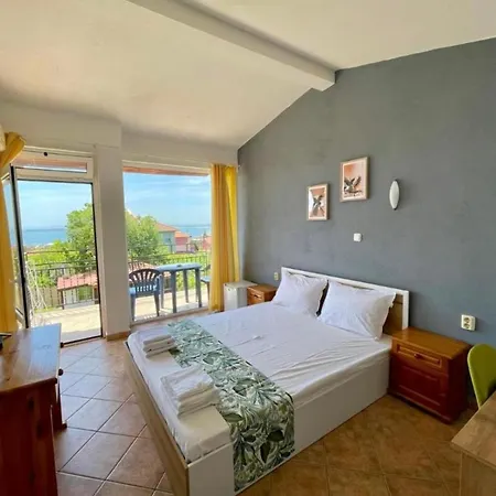 Serenity Hill-bulharsko U Nas アパートホテル